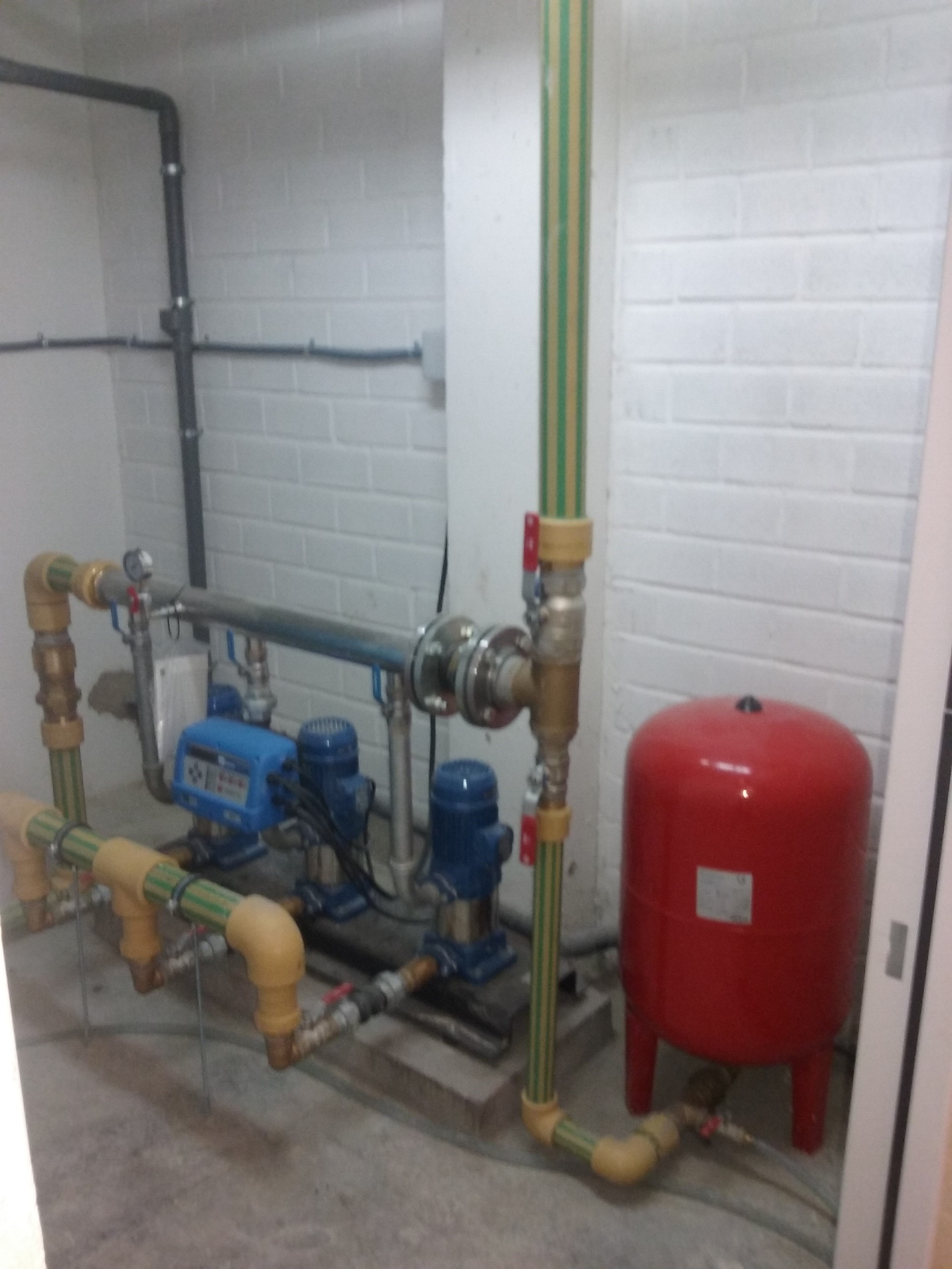 Instalación grupo de presión de agua 